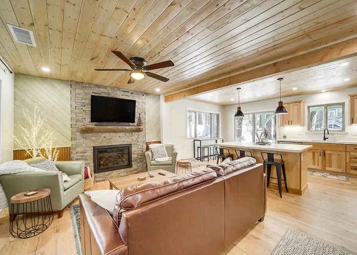 Deck & Fire Pit: Modern Munds Park Retreat!