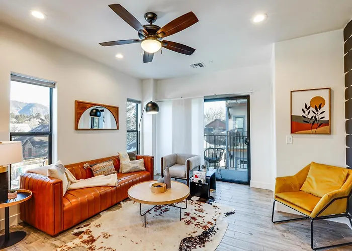 Flagstaff Townhome Near Downtown W/ Mountain Views
