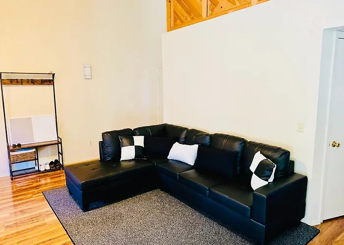 Cozy Remodeled-Condo Near Tuc Airport & Downtown