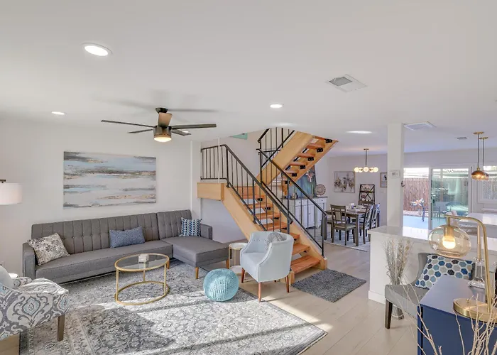 2 Mi To Old Town! Dog-Friendly Condo W/ Pool