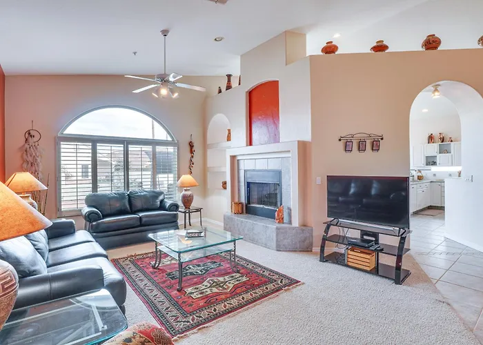 Green Valley Getaway Near Golfing: Pool Access!