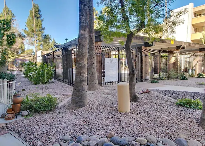 Cozy 2-Bdrm Condo In Heart Of Old Town Scottsdale