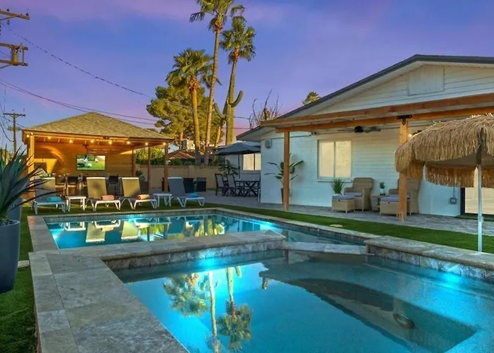 Modern Old Town Paradise Oasis Yard Wpool Spa