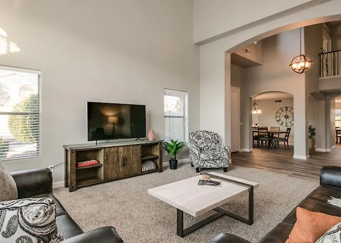 Massive 5 Bdrm Getaway Wpool Hot Tub Game Room
