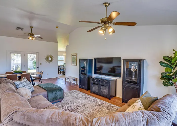Thatcher Home W/ Fenced Backyard: 3 Mi To Downtown