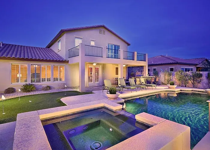 Prime Location, Heated Pool, Hot Tub, Fire Pit, Bbq, More