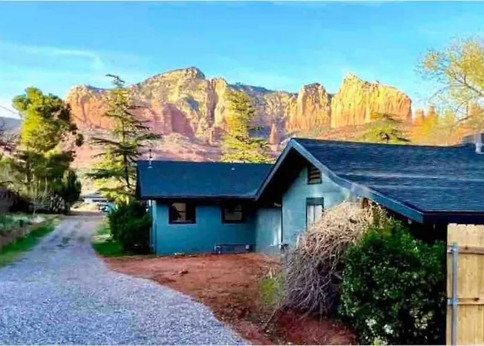 Heart Of Uptown Retreat Estate With Views And Hot Tubs