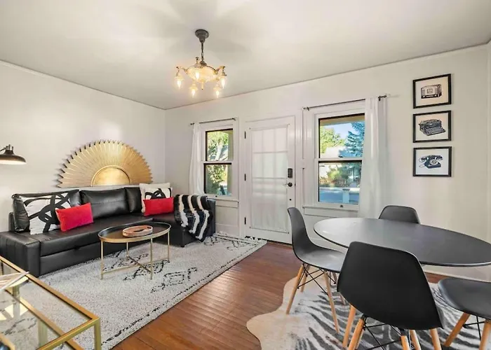 Stylish Heart Of Downtown Flagstaff Unit With Hottub