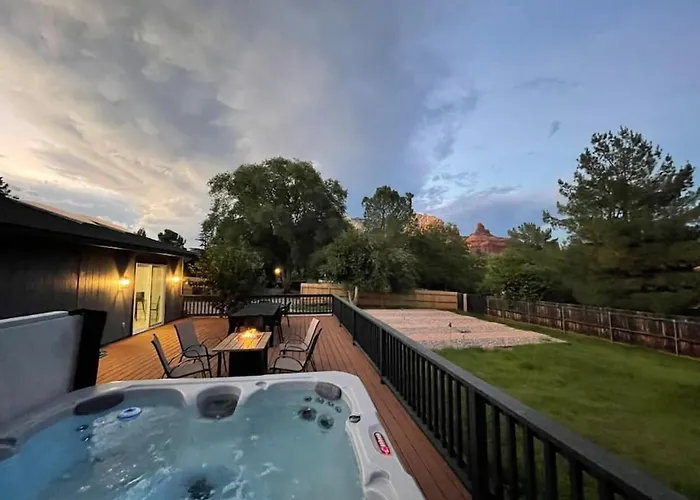 Uptown Vacation Villa At The Oz With Hot Tub And Views