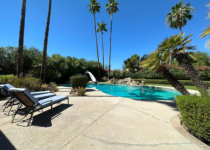 Paradise In Scottsdale With Pool Oasis & Game Room