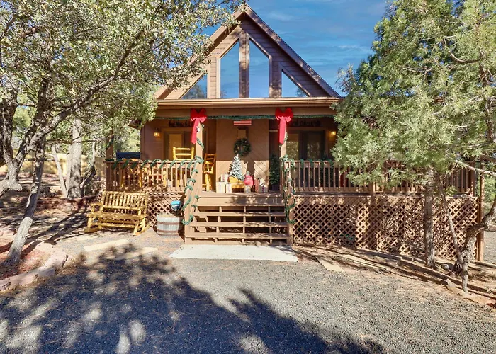 2 Mi To Show Low Lake: Scenic Cabin W/ Balcony