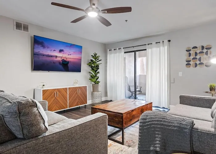 Beautiful Newly Remodeled 2-Bdrm Biltmore Condo