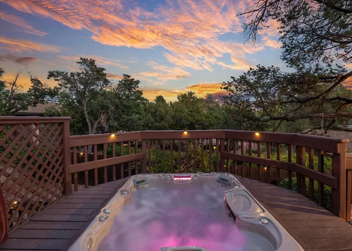 Large Spanish Villa -Hot Tub- Pool -Gym- Game Room