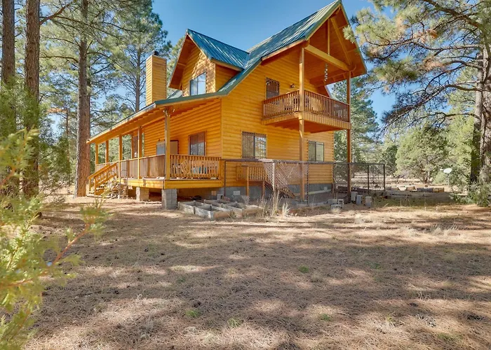 Dog-Friendly Nutrioso Cabin With Wraparound Porch!