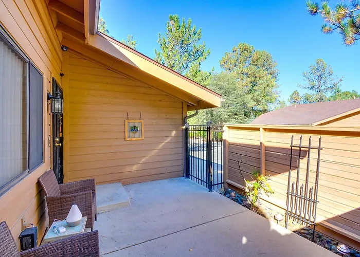 Pet-Friendly Prescott Townhome W/ Fireplace!