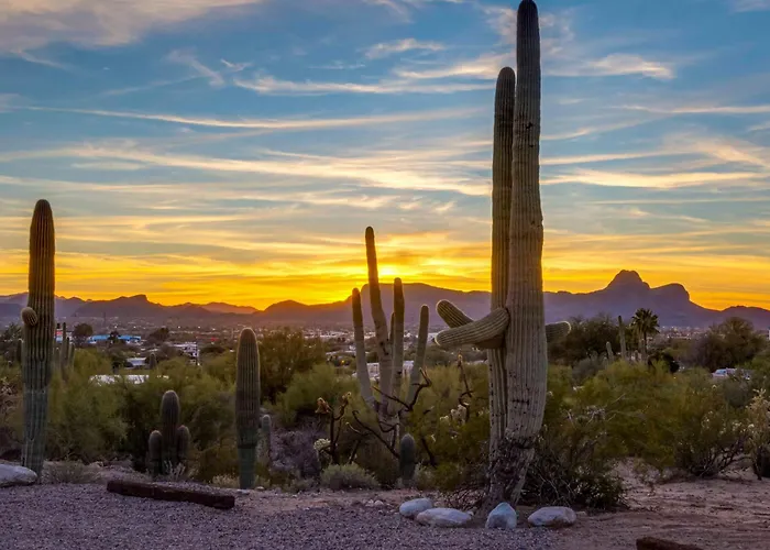 Classy Tucson Escape W/ Fire Pit On 5 Acres!