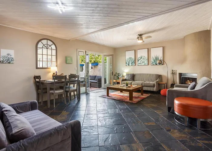 Renovated Private In The Heart Of Old Town Scottsdale, Pool & Hot Tub, Outdoor Bar & Kitchen, Walk To Shops & Bars