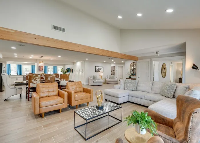 Pool, Hot Tub: Family-Friendly Scottsdale Home!