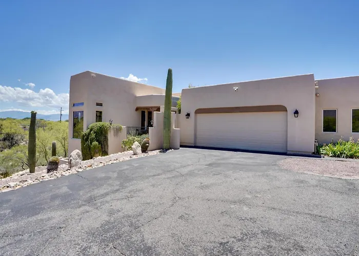 Updated Tucson Home W/ Panoramic Mtn Views & Pool!