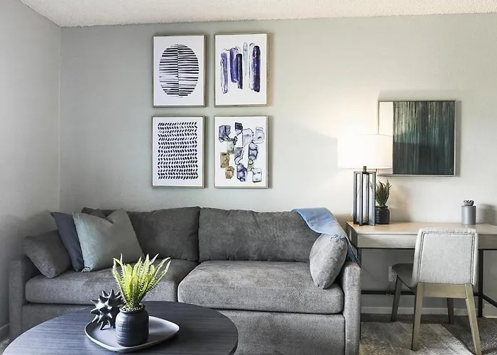 Landing Modern Apartment With Amazing Amenities