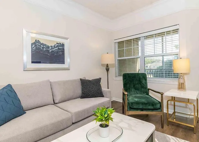 Landing Modern Apartment With Amazing Amenities