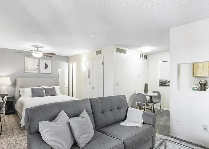 Landing Modern Apartment With Amazing Amenities