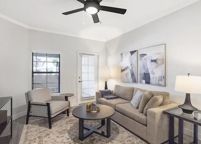 Landing Modern Apartment With Amazing Amenities