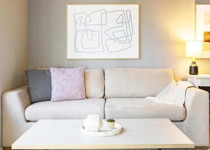Landing Modern Apartment With Amazing Amenities