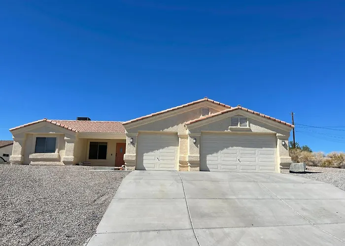 Havasu Lake House 4 Bedroom & 3 Ba W/Pool & Hot Tub