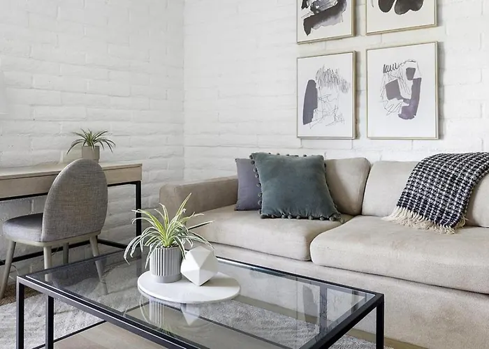 Landing Modern Apartment With Amazing Amenities