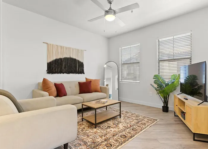 Cozysuites Glendale By The Stadium With Pool 16