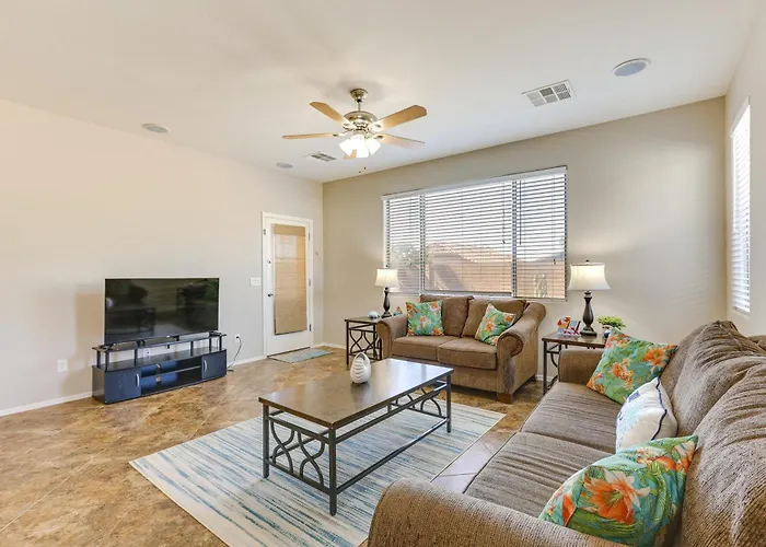 Near Parks & Golf: Maricopa Home W/ Covered Patio!