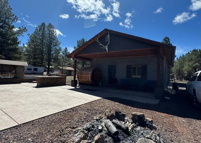 The Rustic Retreat - Cozy Cabin In The Pines! Close To The Polar Express, Grand Canyon & Bearizona