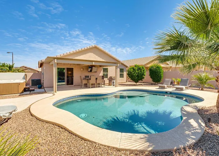 Backyard Oasis: Updated San Tan Valley Escape