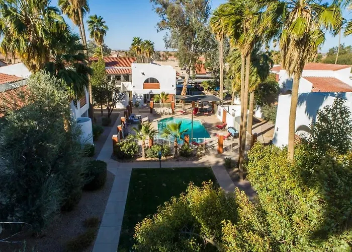 34B- Modern Studio Condo Heated Pool And Dog Park