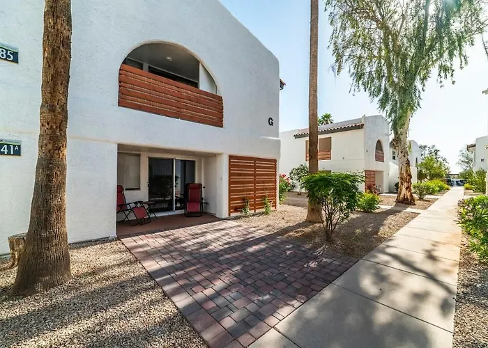 41A Modern Large Studio Condo W Heated Pool