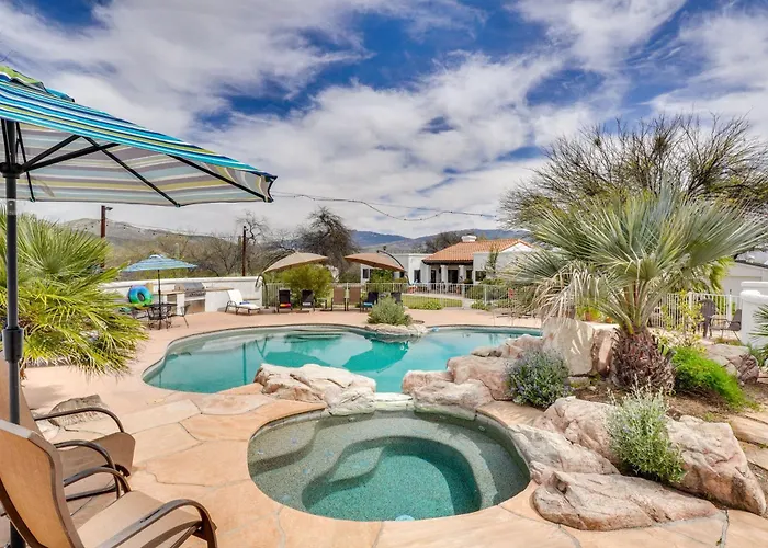 Beautiful Tucson Oasis W/ Pool, Views & Privacy!