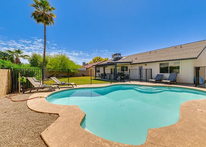 Near Golf! Desert Home W/ Private Pool In Mesa