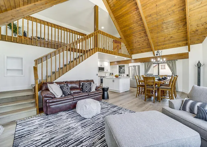 Family Friendly: Modern Cabin In Munds Park!