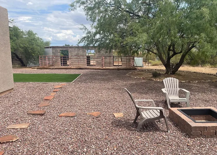 Desert Ranch Home 3 Bedroom + Equine Facility