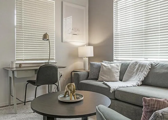 Landing Modern Apartment With Amazing Amenities