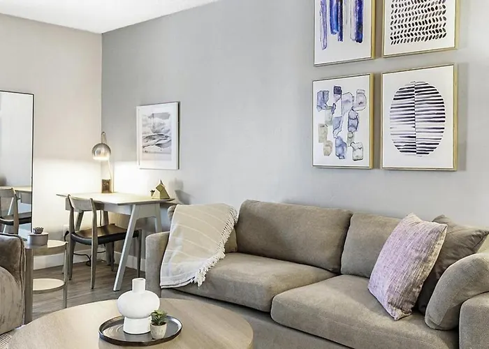 Landing Modern Apartment With Amazing Amenities