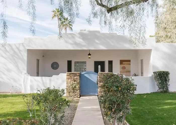 Spacious Home In Moon Valley- Heated Pool & Spa