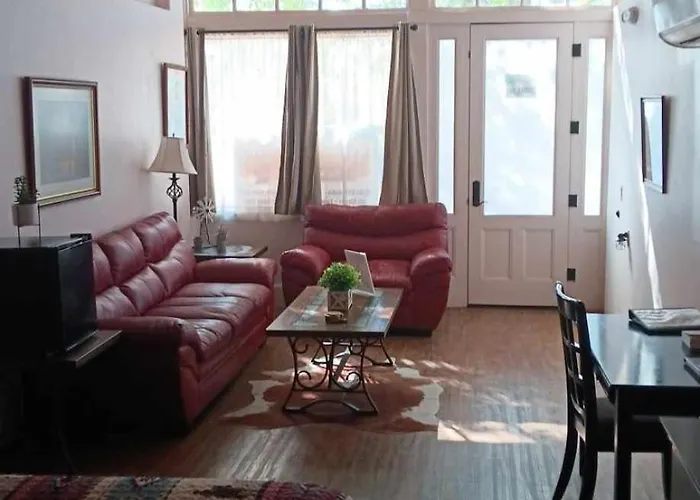 Katie'S Cozy Suites