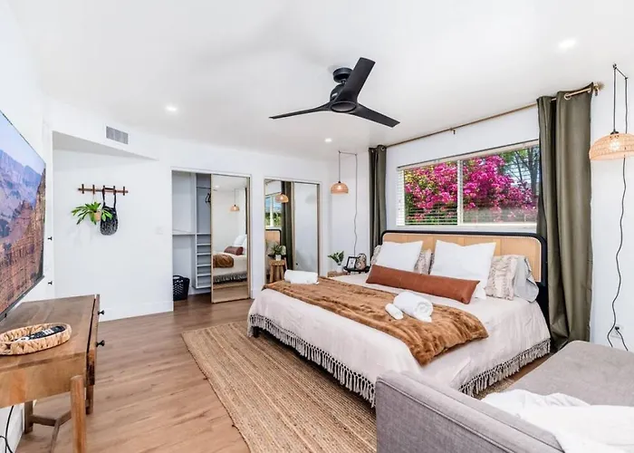 Sunshine, Paradise Escape! Private Pool, Sleeps 12