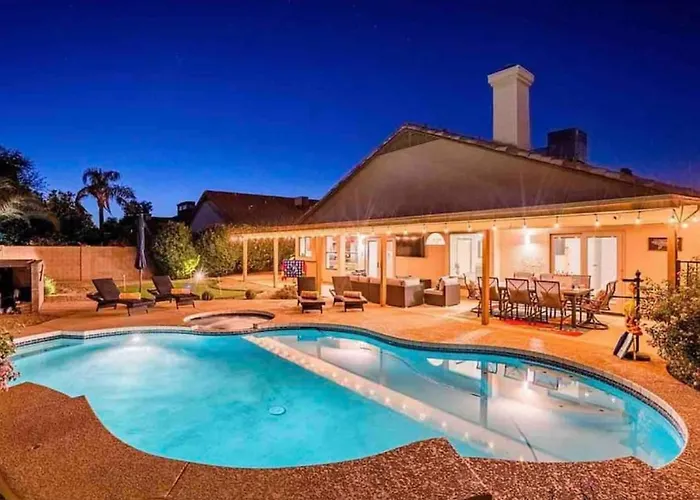 Luxury Scottsdale Retreat Heated Pool And Mini Golf