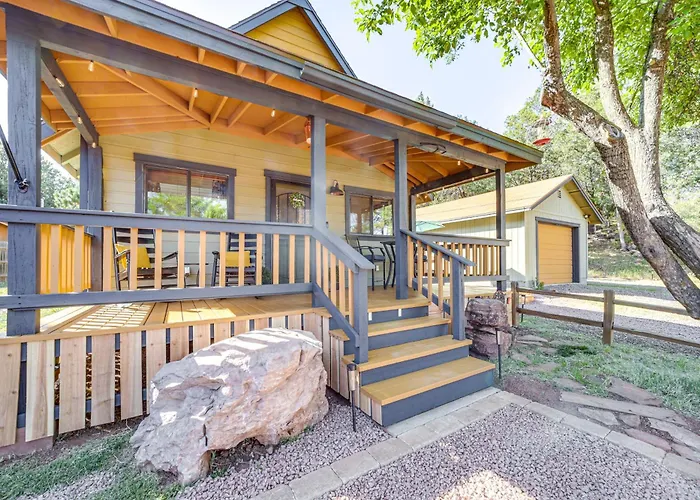 Pine Cabin W/ Fire Pit & Gazebo - Steps To Trails