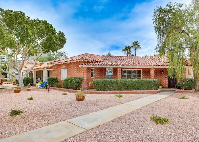 2 Mi To Dtwn Phoenix: Walkable Family Retreat!