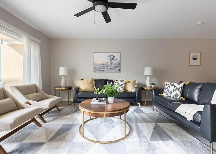 Modern Chic Condo In Midtown W Pool & Hot Tub