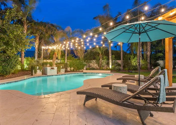 Elegant Renovated Home W Backyard Misters & Pool